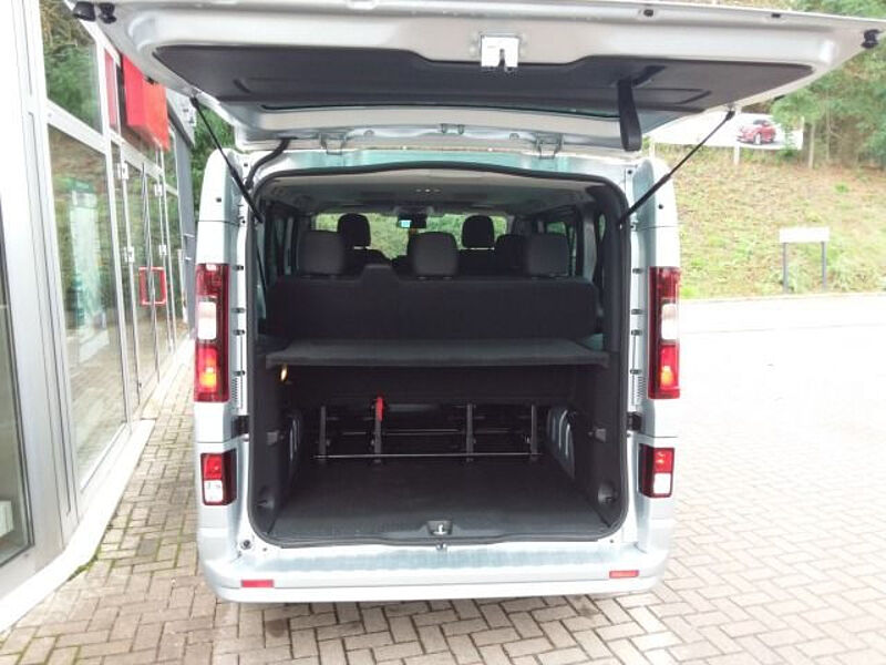 Nissan Primastar 2,8t Kombi9 L1H1